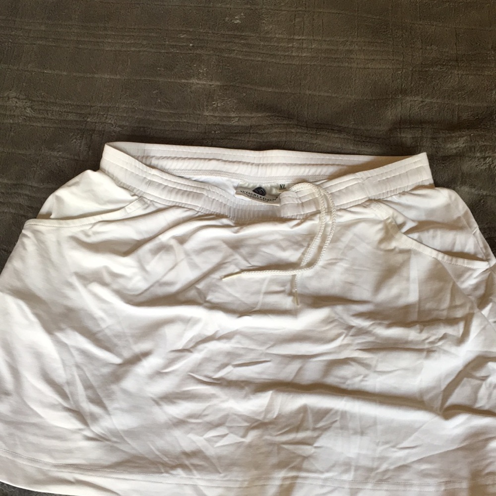 White tennis skirt with pockets